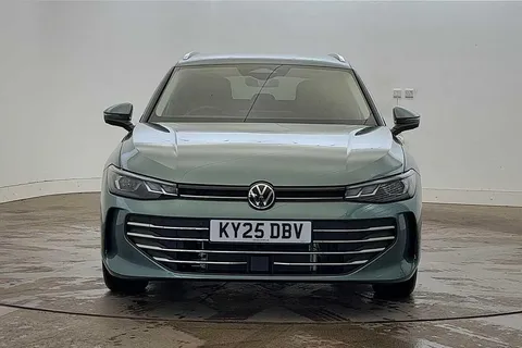 7 of 12 for Volkswagen Passat 1.5 TSI eHybrid Life 5dr DSG **INFO PACK + DRIVER ASSIST PACK**