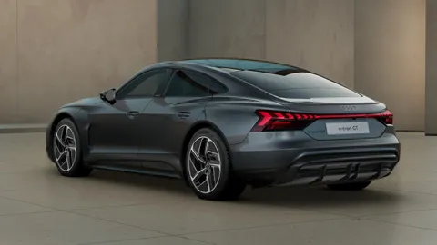  Audi e-tron GT 105kWh Auto quattro 4dr Thumbnail #3