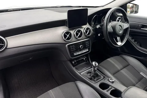 WU19CLF Mercedes-Benz Gla 1.6 GLA180 Urban Edition Euro 6 (s/s) 5dr Thumbnail #16