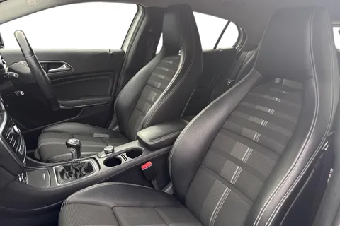 WU19CLF Mercedes-Benz Gla 1.6 GLA180 Urban Edition Euro 6 (s/s) 5dr Thumbnail #17