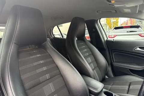 WU19CLF Mercedes-Benz Gla 1.6 GLA180 Urban Edition Euro 6 (s/s) 5dr Thumbnail #25