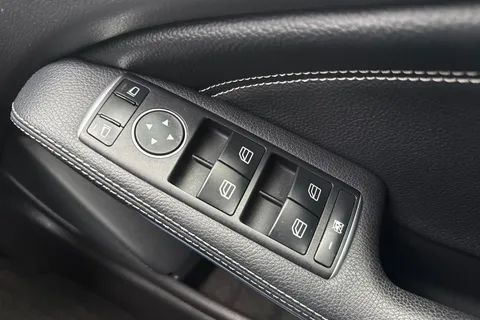 WU19CLF Mercedes-Benz Gla 1.6 GLA180 Urban Edition Euro 6 (s/s) 5dr Thumbnail #35