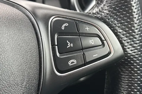 WU19CLF Mercedes-Benz Gla 1.6 GLA180 Urban Edition Euro 6 (s/s) 5dr Thumbnail #38