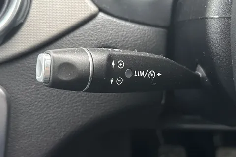 WU19CLF Mercedes-Benz Gla 1.6 GLA180 Urban Edition Euro 6 (s/s) 5dr Thumbnail #40