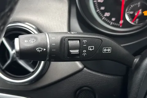 WU19CLF Mercedes-Benz Gla 1.6 GLA180 Urban Edition Euro 6 (s/s) 5dr Thumbnail #41