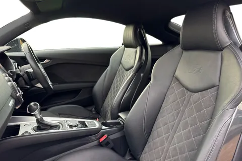 16 of 60 for Audi TT Coup- Black Edition 40 TFSI 197 PS S tronic