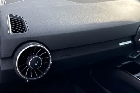 32 of 60 for Audi TT Coup- Black Edition 40 TFSI 197 PS S tronic