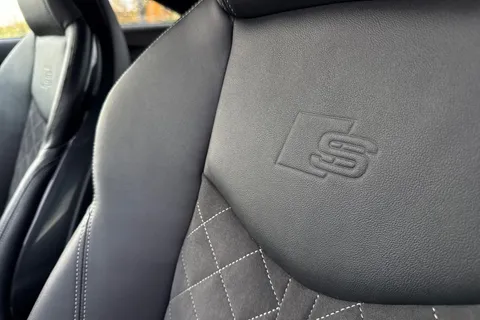 33 of 60 for Audi TT Coup- Black Edition 40 TFSI 197 PS S tronic