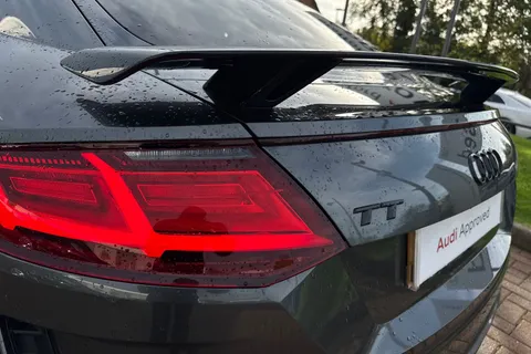 35 of 60 for Audi TT Coup- Black Edition 40 TFSI 197 PS S tronic