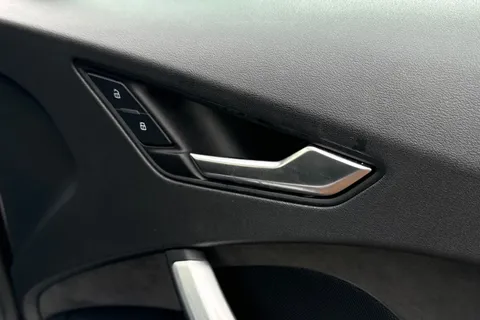 41 of 60 for Audi TT Coup- Black Edition 40 TFSI 197 PS S tronic