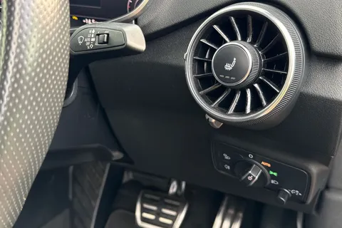 45 of 60 for Audi TT Coup- Black Edition 40 TFSI 197 PS S tronic