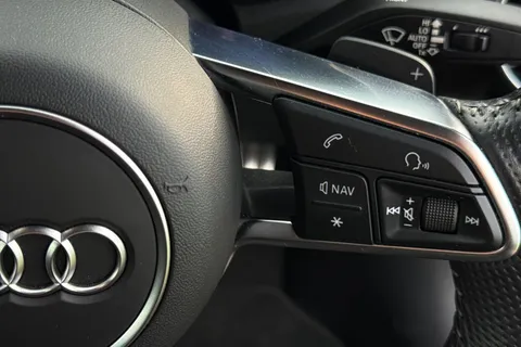 48 of 60 for Audi TT Coup- Black Edition 40 TFSI 197 PS S tronic