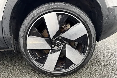 CF72KMU Volvo C40 Recharge 69kWh Ultimate Auto 5dr Thumbnail #11