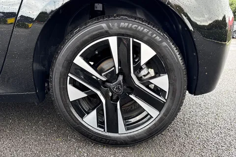 KP25UFY PEUGEOT 208 1.2 PureTech Allure Euro 6 (s/s) 5dr Thumbnail #12