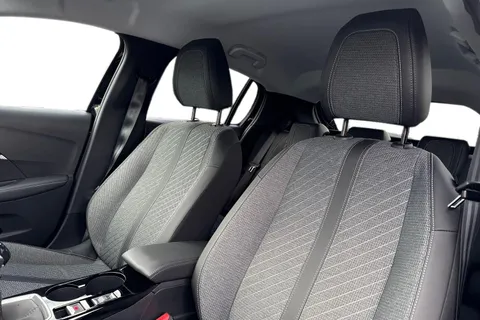 KP25UFY PEUGEOT 208 1.2 PureTech Allure Euro 6 (s/s) 5dr Thumbnail #16