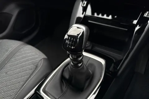 KP25UFY PEUGEOT 208 1.2 PureTech Allure Euro 6 (s/s) 5dr Thumbnail #23