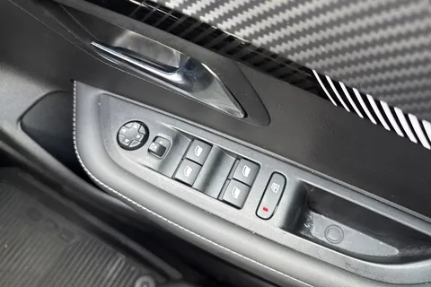KP25UFY PEUGEOT 208 1.2 PureTech Allure Euro 6 (s/s) 5dr Thumbnail #42