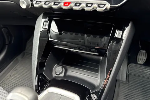 KP25UFY PEUGEOT 208 1.2 PureTech Allure Euro 6 (s/s) 5dr Thumbnail #55