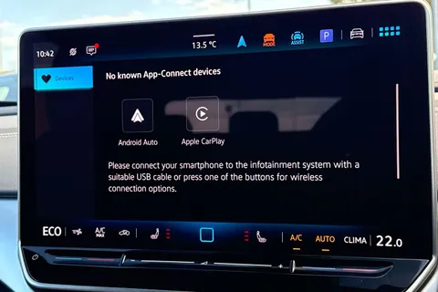 28 of 50 for Volkswagen ID.4 210kW 4MOTION Match Pro 77kWh 5dr Auto | Rear Camera | LED Lights