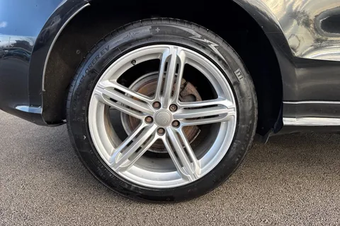 6 of 59 for Audi Q5 2.0 TDI S line quattro Euro 5 (s/s) 5dr