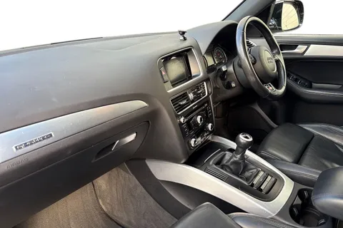 8 of 59 for Audi Q5 2.0 TDI S line quattro Euro 5 (s/s) 5dr