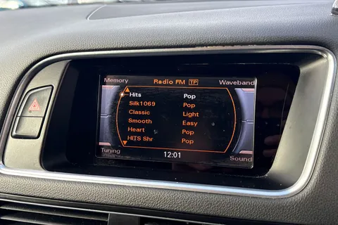 11 of 59 for Audi Q5 2.0 TDI S line quattro Euro 5 (s/s) 5dr