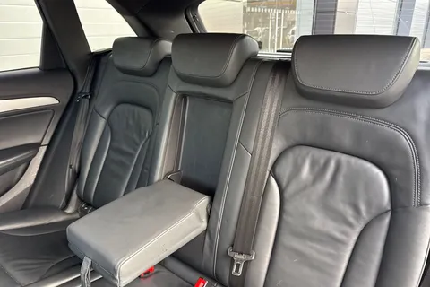 13 of 59 for Audi Q5 2.0 TDI S line quattro Euro 5 (s/s) 5dr