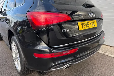 15 of 59 for Audi Q5 2.0 TDI S line quattro Euro 5 (s/s) 5dr
