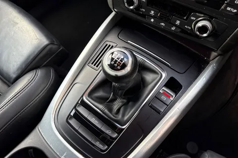 19 of 59 for Audi Q5 2.0 TDI S line quattro Euro 5 (s/s) 5dr