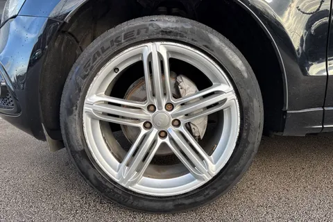 22 of 59 for Audi Q5 2.0 TDI S line quattro Euro 5 (s/s) 5dr