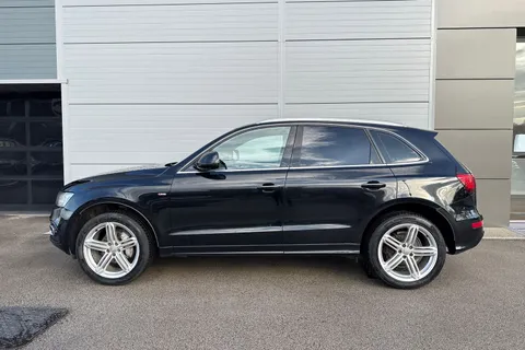 32 of 59 for Audi Q5 2.0 TDI S line quattro Euro 5 (s/s) 5dr