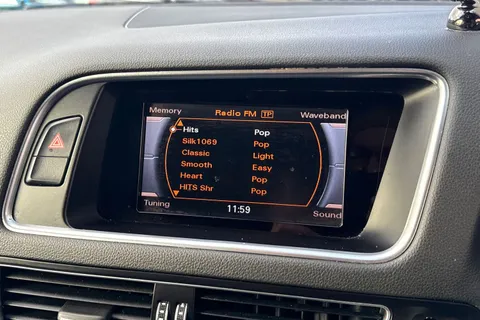 38 of 59 for Audi Q5 2.0 TDI S line quattro Euro 5 (s/s) 5dr