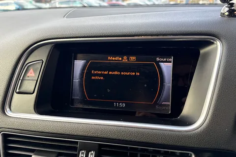 39 of 59 for Audi Q5 2.0 TDI S line quattro Euro 5 (s/s) 5dr