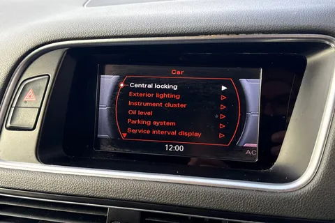 42 of 59 for Audi Q5 2.0 TDI S line quattro Euro 5 (s/s) 5dr