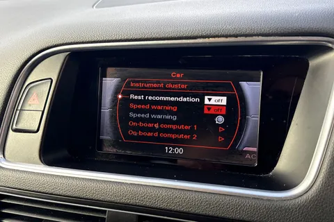 44 of 59 for Audi Q5 2.0 TDI S line quattro Euro 5 (s/s) 5dr