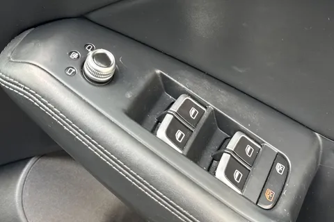 50 of 59 for Audi Q5 2.0 TDI S line quattro Euro 5 (s/s) 5dr