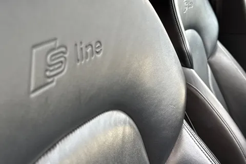 52 of 59 for Audi Q5 2.0 TDI S line quattro Euro 5 (s/s) 5dr