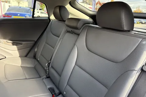 14 of 54 for Hyundai Ioniq 1.6 h-GDi Premium SE DCT Euro 6 (s/s) 5dr