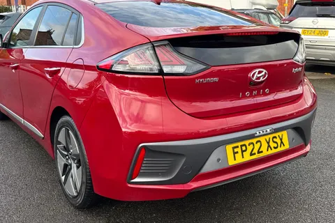16 of 54 for Hyundai Ioniq 1.6 h-GDi Premium SE DCT Euro 6 (s/s) 5dr