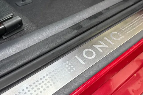 30 of 54 for Hyundai Ioniq 1.6 h-GDi Premium SE DCT Euro 6 (s/s) 5dr