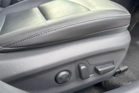 31 of 54 for Hyundai Ioniq 1.6 h-GDi Premium SE DCT Euro 6 (s/s) 5dr