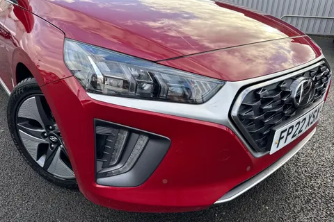 32 of 54 for Hyundai Ioniq 1.6 h-GDi Premium SE DCT Euro 6 (s/s) 5dr