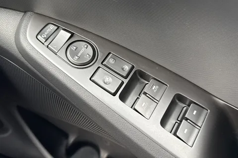 36 of 54 for Hyundai Ioniq 1.6 h-GDi Premium SE DCT Euro 6 (s/s) 5dr