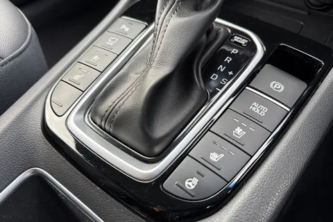 41 of 54 for Hyundai Ioniq 1.6 h-GDi Premium SE DCT Euro 6 (s/s) 5dr