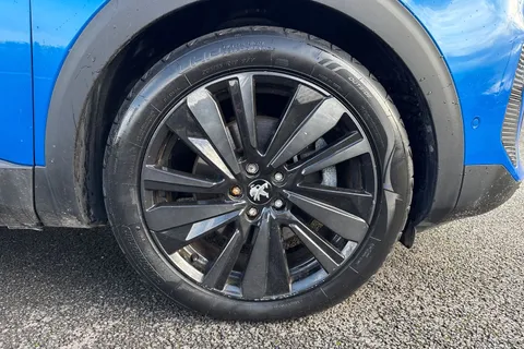 YD71UZF PEUGEOT 3008 1.6 13.2kWh GT e-EAT 4WD Euro 6 (s/s) 5dr Thumbnail #10