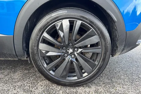 YD71UZF PEUGEOT 3008 1.6 13.2kWh GT e-EAT 4WD Euro 6 (s/s) 5dr Thumbnail #12