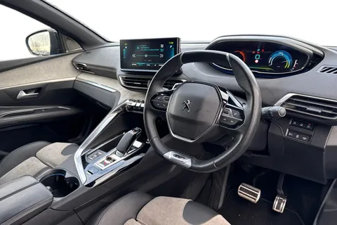 YD71UZF PEUGEOT 3008 1.6 13.2kWh GT e-EAT 4WD Euro 6 (s/s) 5dr Thumbnail #14