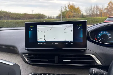 YD71UZF PEUGEOT 3008 1.6 13.2kWh GT e-EAT 4WD Euro 6 (s/s) 5dr Thumbnail #17