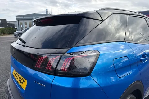 YD71UZF PEUGEOT 3008 1.6 13.2kWh GT e-EAT 4WD Euro 6 (s/s) 5dr Thumbnail #32