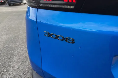 YD71UZF PEUGEOT 3008 1.6 13.2kWh GT e-EAT 4WD Euro 6 (s/s) 5dr Thumbnail #33